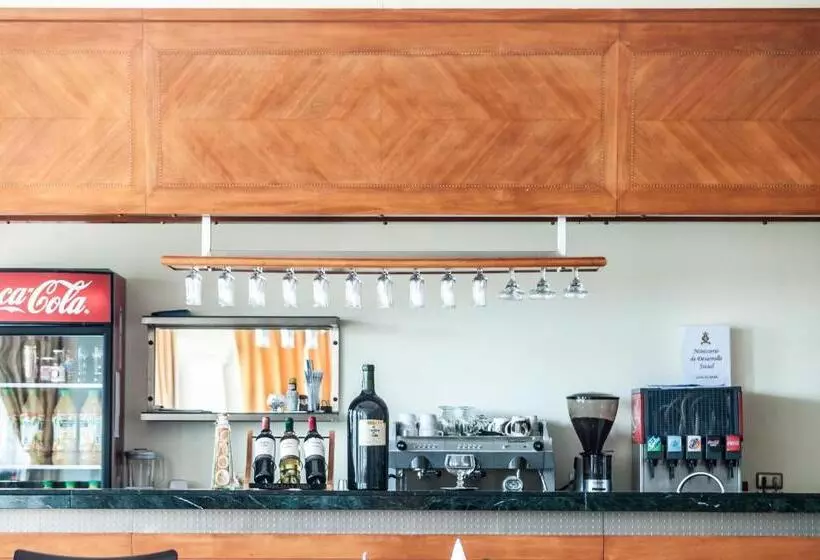 هتل Francisco De Aguirre