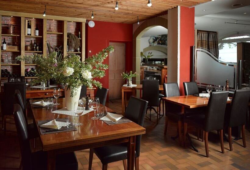 هتل Hostellerie De Genève