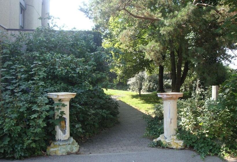 هتل Hôtel Du Grand Pré