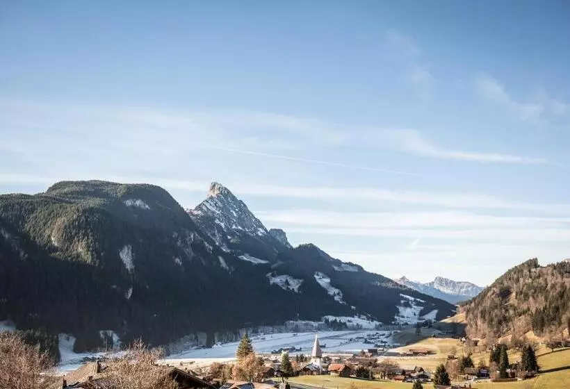Hotel Huus Gstaad