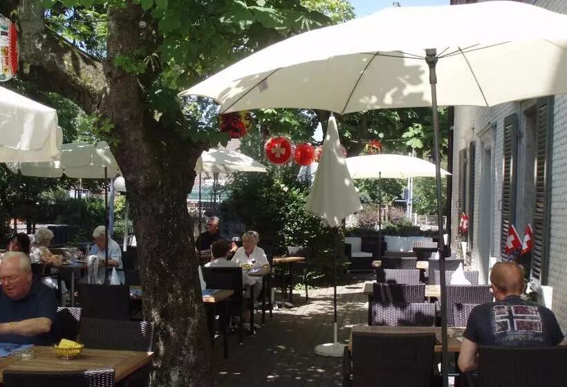 Отель Weisses Kreuz