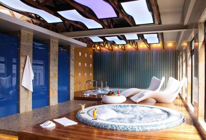 בית מלון כפרי Bogota Plaza