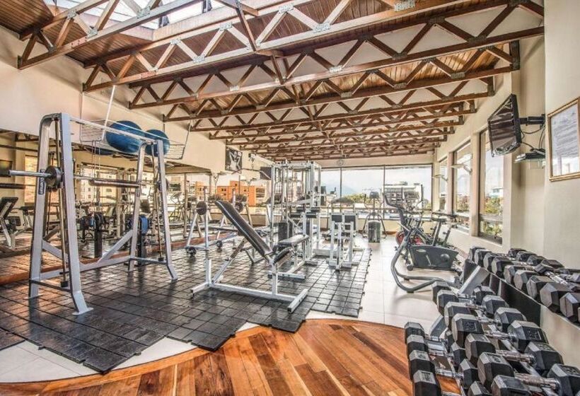 בית מלון כפרי Bogota Plaza