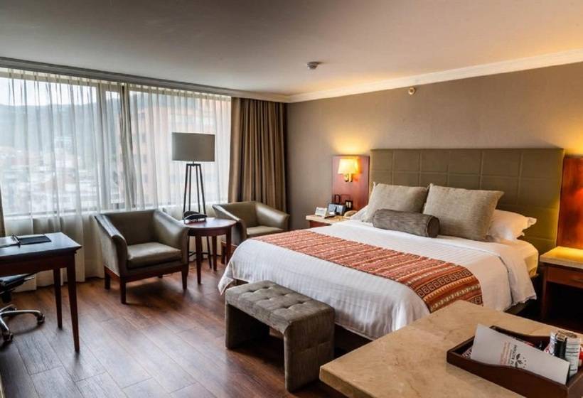 בית מלון כפרי Bogota Plaza