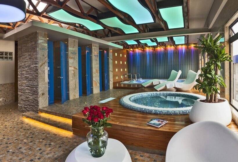 בית מלון כפרי Bogota Plaza