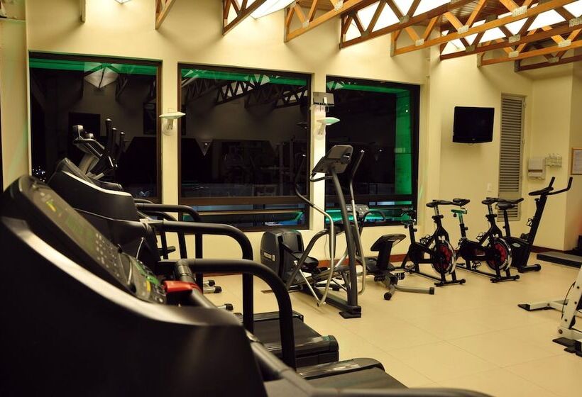 בית מלון כפרי Bogota Plaza