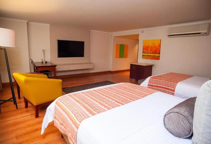 בית מלון כפרי Bogota Plaza