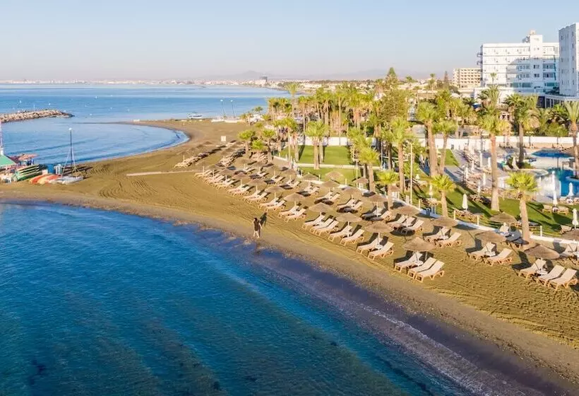 هتل Golden Bay Beach