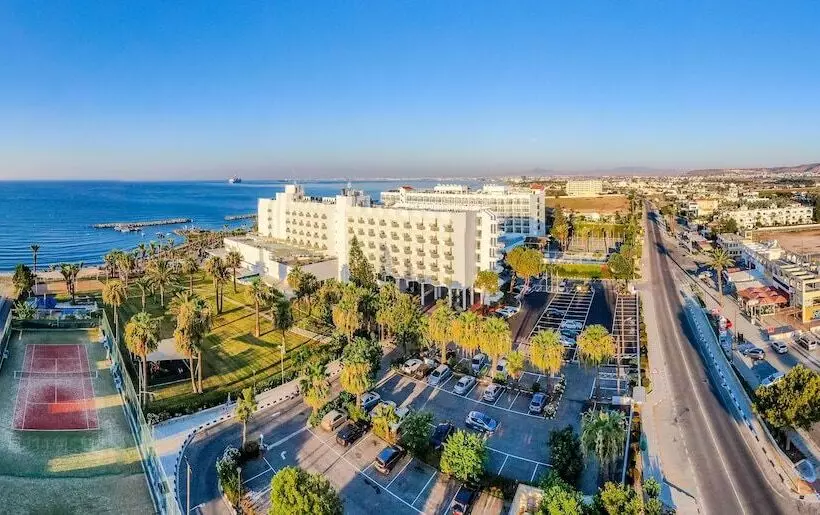 هتل Golden Bay Beach