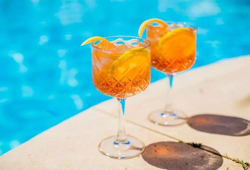 هتل Golden Bay Beach