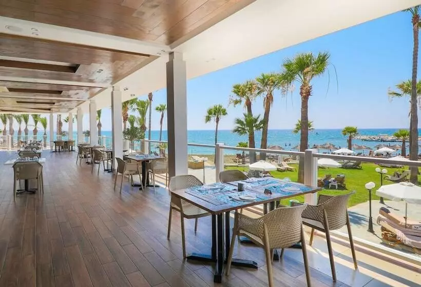 هتل Golden Bay Beach