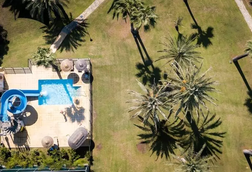 هتل Golden Bay Beach