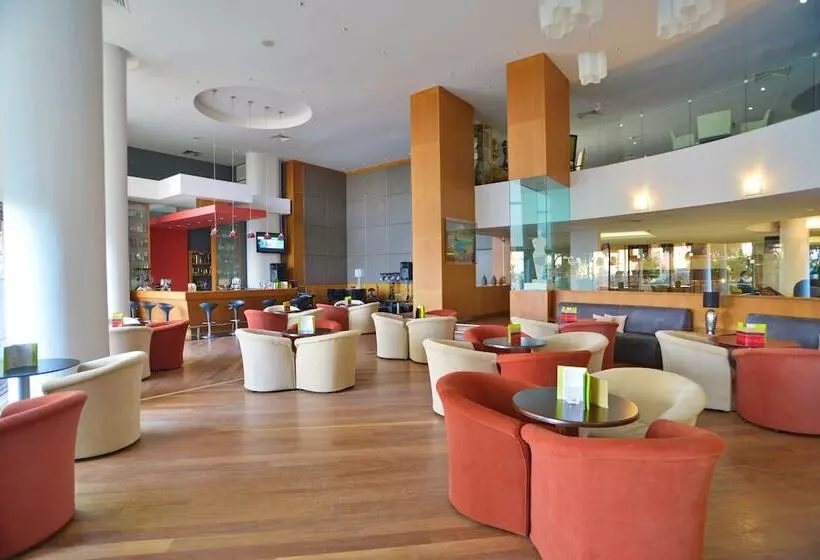 هتل Golden Bay Beach