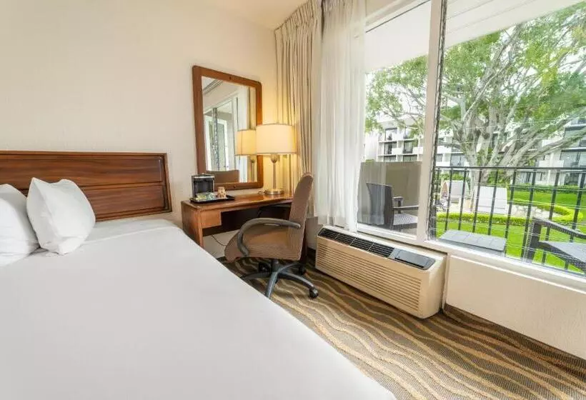 Irazú Hotel & Studios