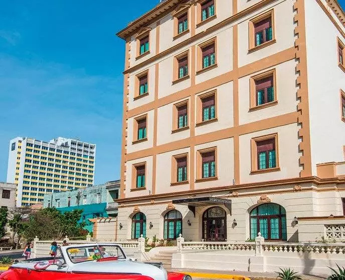 호텔 NH Collection Victoria 