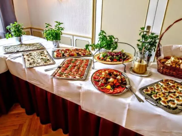 酒店 Burg Wassenberg