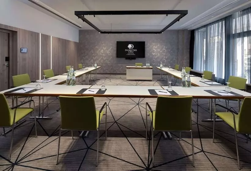 هتل Doubletree By Hilton Hannover Schweizerhof