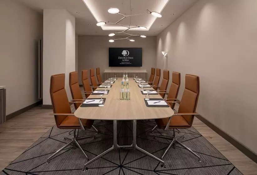 هتل Doubletree By Hilton Hannover Schweizerhof