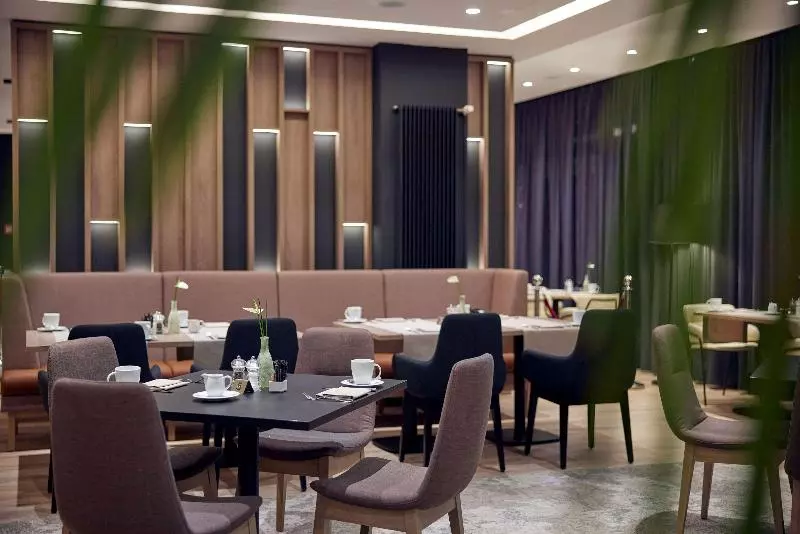 هتل Doubletree By Hilton Hannover Schweizerhof