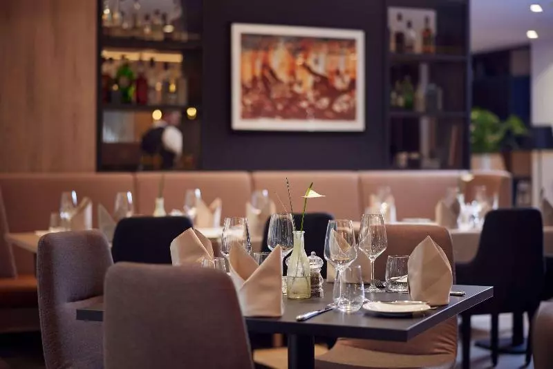 هتل Doubletree By Hilton Hannover Schweizerhof