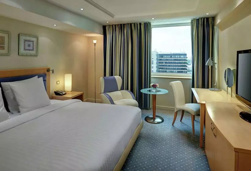 هتل Hilton Dusseldorf