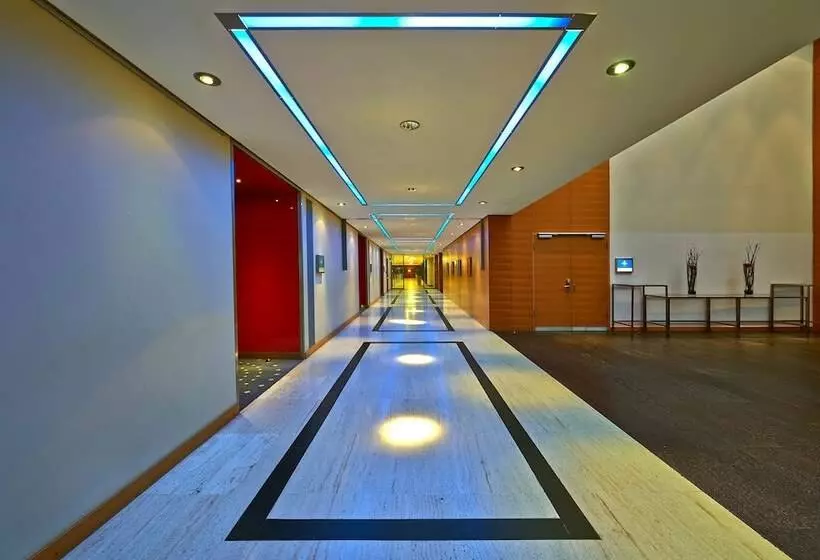 هتل Hilton Dusseldorf