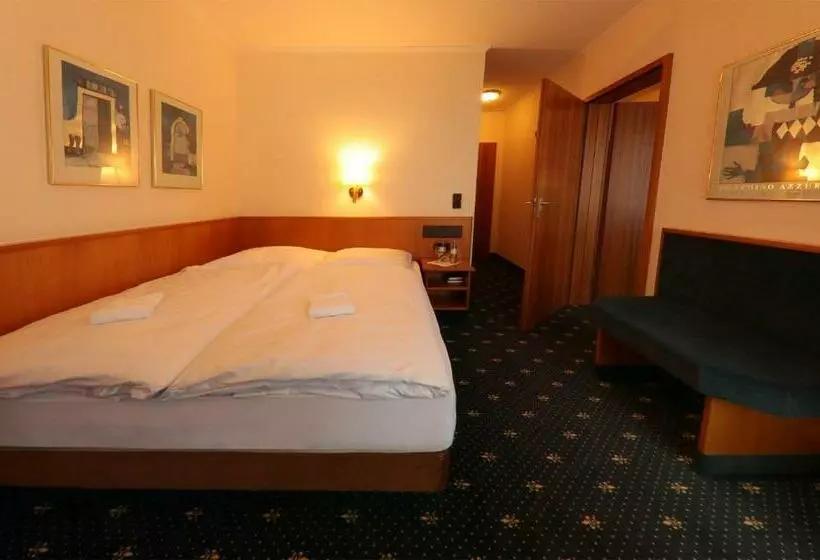 בית מלון כפרי Karaman Group