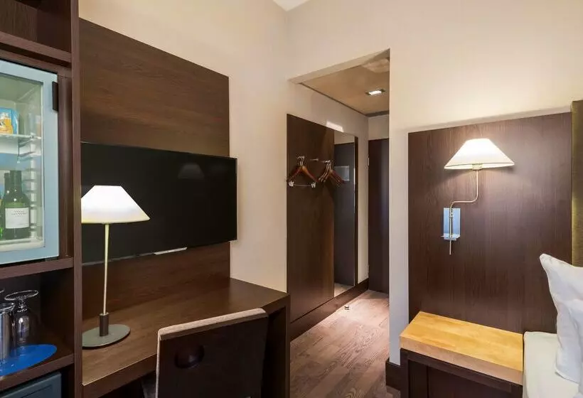 בית מלון כפרי NH Düsseldorf Königsallee