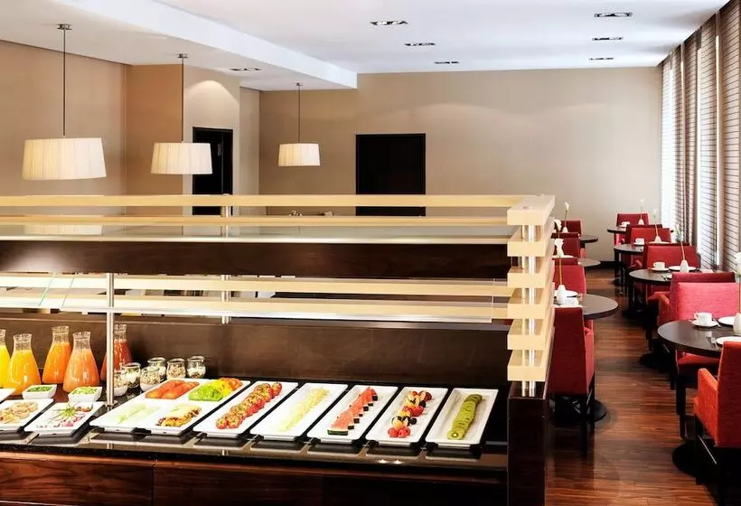 בית מלון כפרי NH Düsseldorf Königsallee