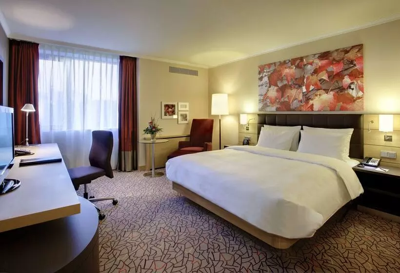 בית מלון כפרי Hilton Mainz