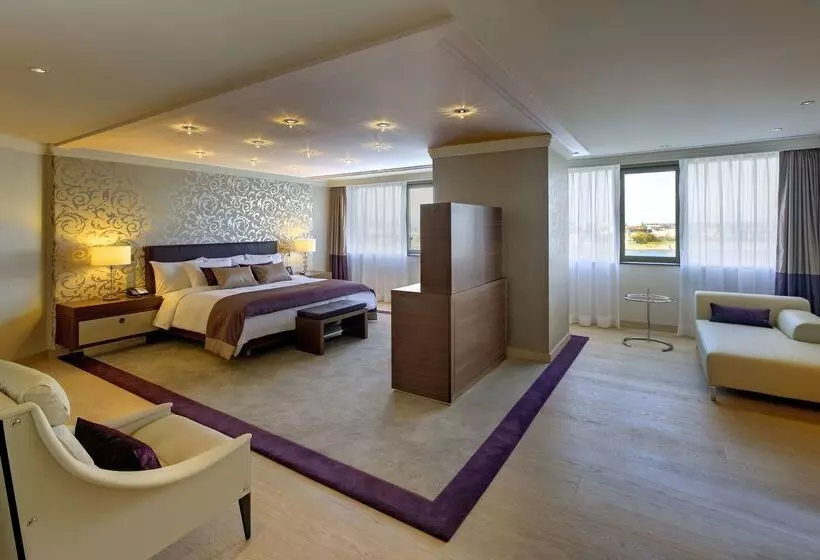 בית מלון כפרי Hilton Mainz