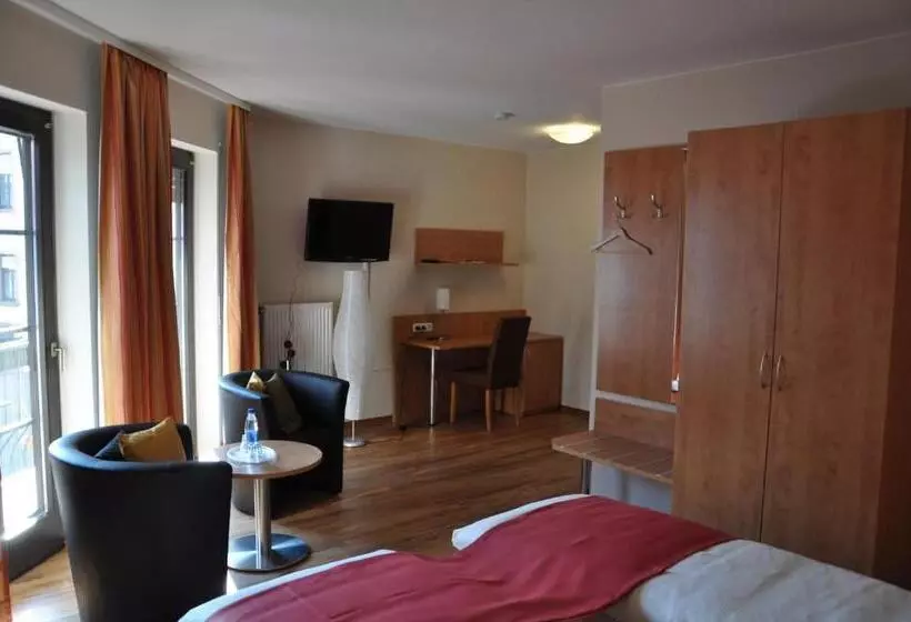 فندق Restaurant Zum Schwan