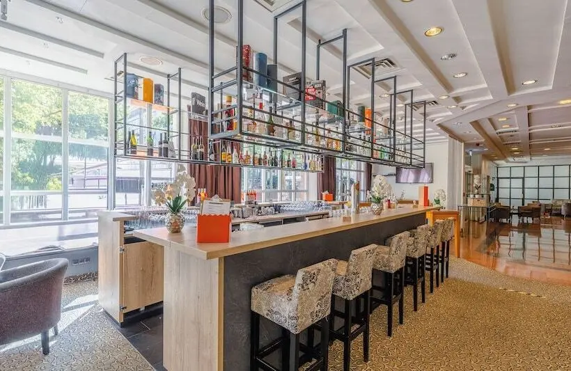 Hotelli The Q - Quadro City