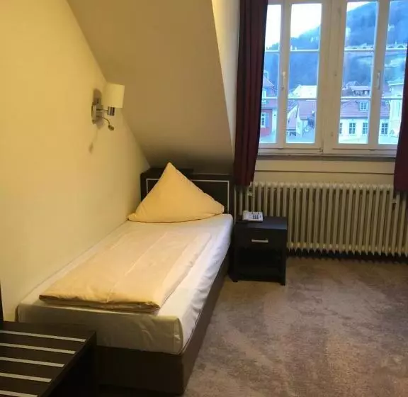 Отель Vier Jahreszeiten