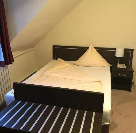 Отель Vier Jahreszeiten