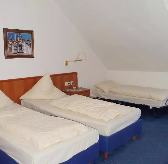 Отель Vier Jahreszeiten