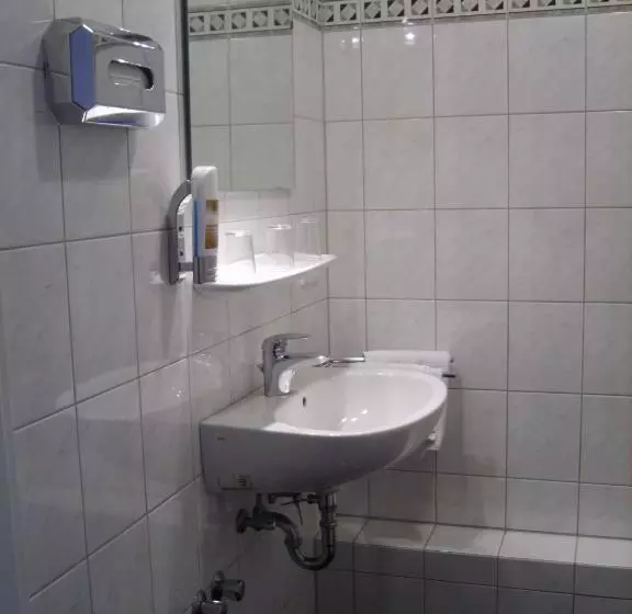 Отель Vier Jahreszeiten