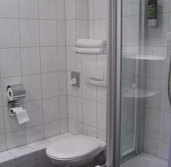 Отель Vier Jahreszeiten