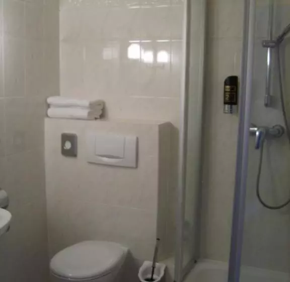 Отель Vier Jahreszeiten