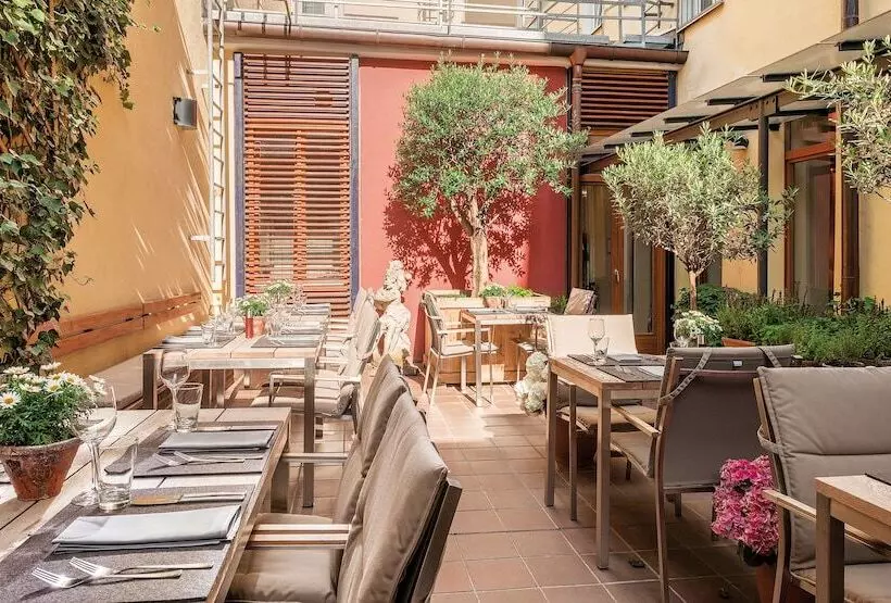 Alpen Hotel München