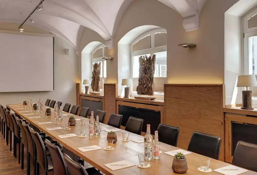 Alpen Hotel München