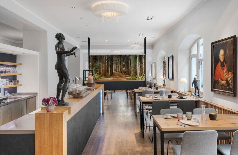 Alpen Hotel München