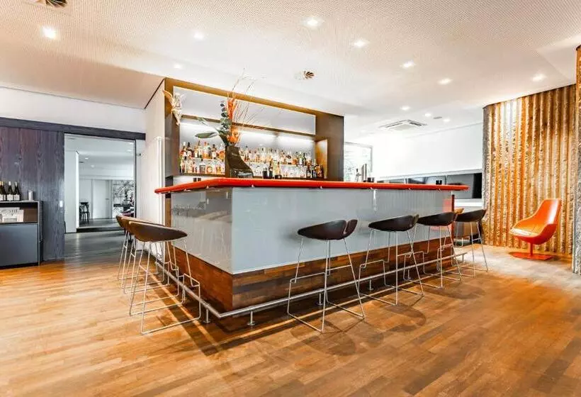 فندق Art & Business