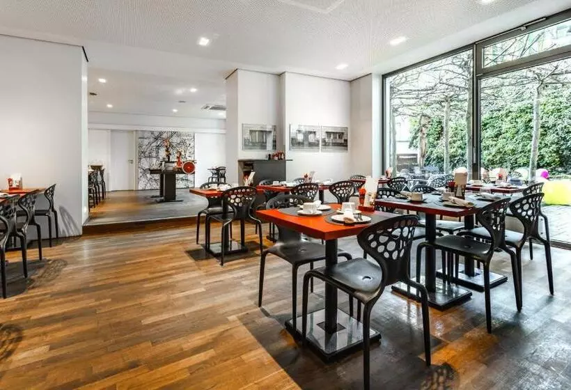 فندق Art & Business