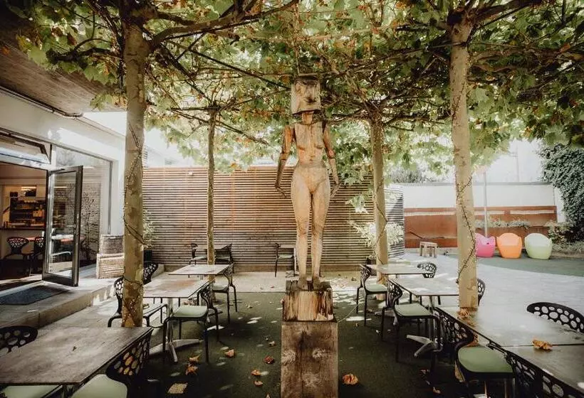 فندق Art & Business