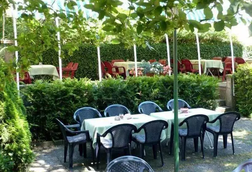 Hotel Strauss