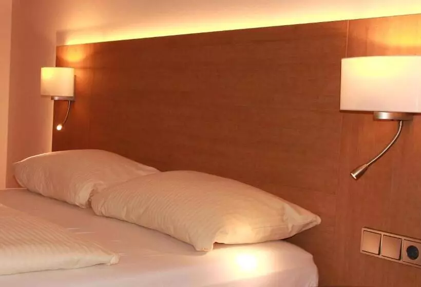 فندق Goldenes Fass In Rothenburg Ob Der Tauber