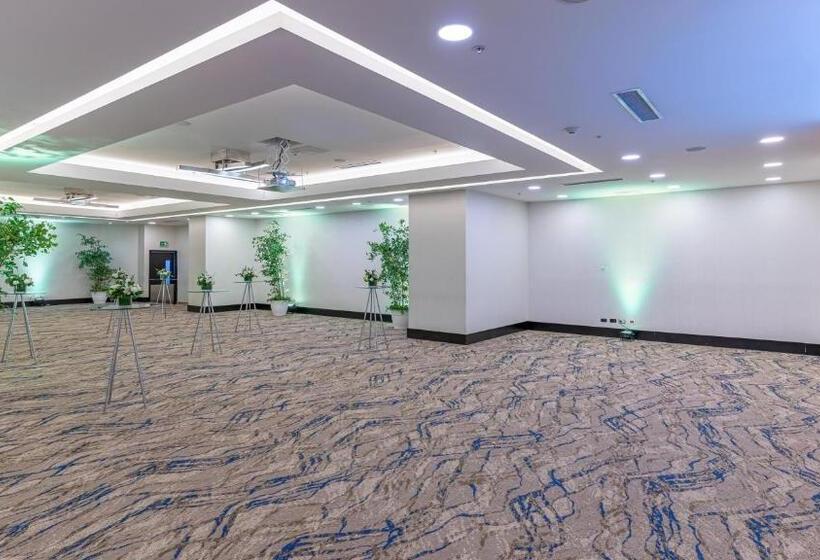 هتل Crowne Plaza Santo Domingo, An Ihg