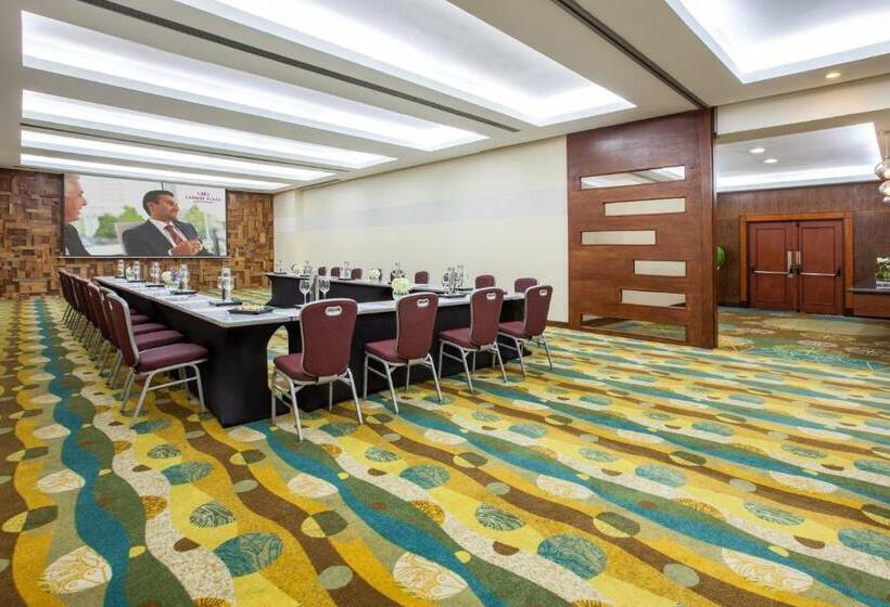 هتل Crowne Plaza Santo Domingo, An Ihg