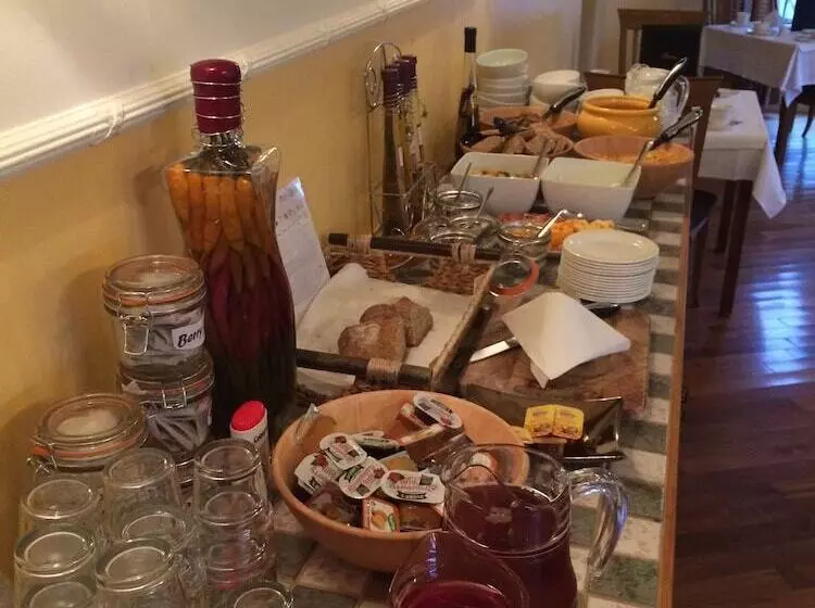 Hotel 19th Green Guesthouse